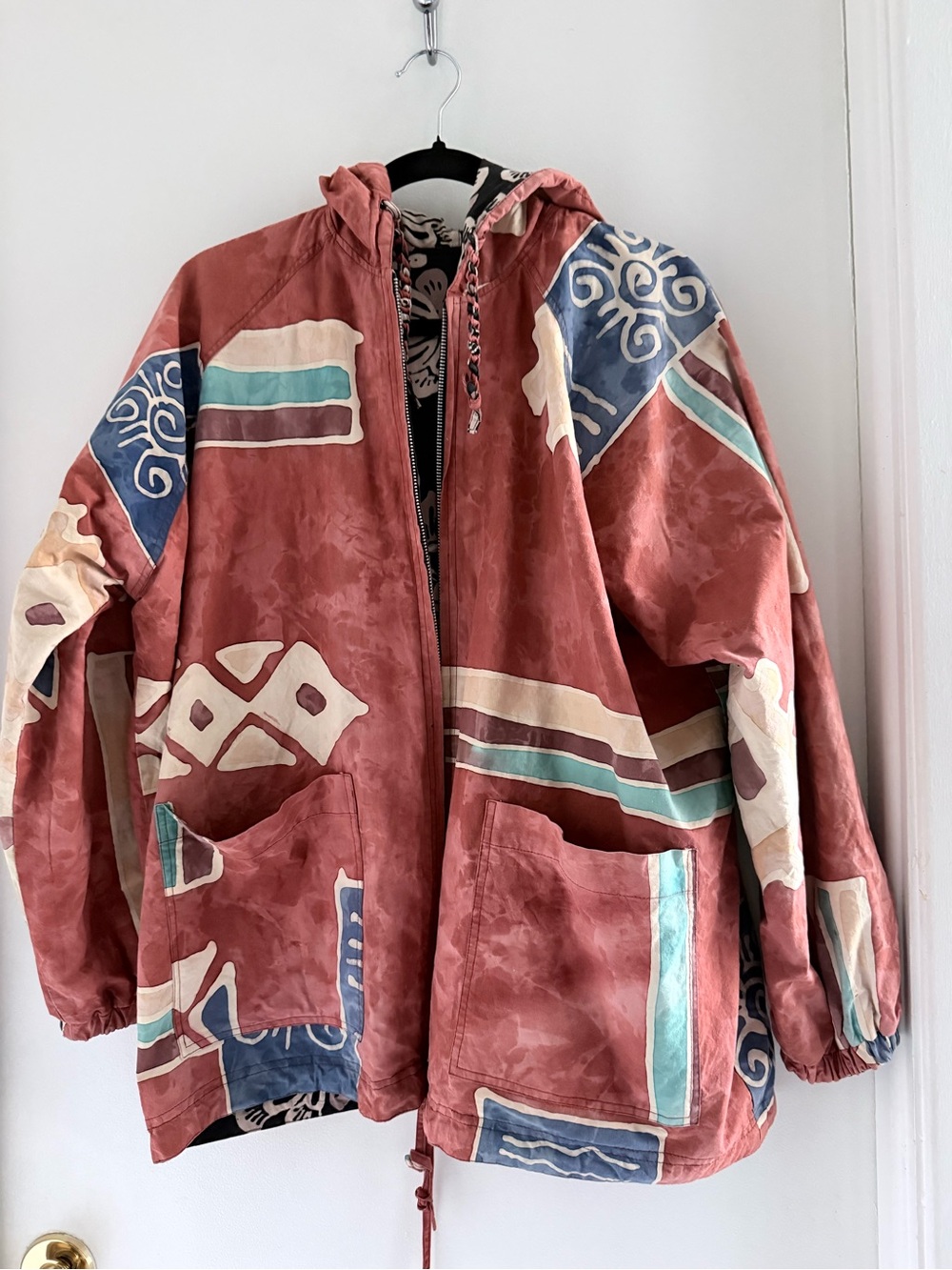 Vintage-Inspired Hooded Jacket - unique pattern reversible
